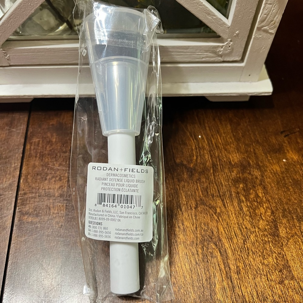 Rodan + Fields Radiant Defense Liquid Brush, New